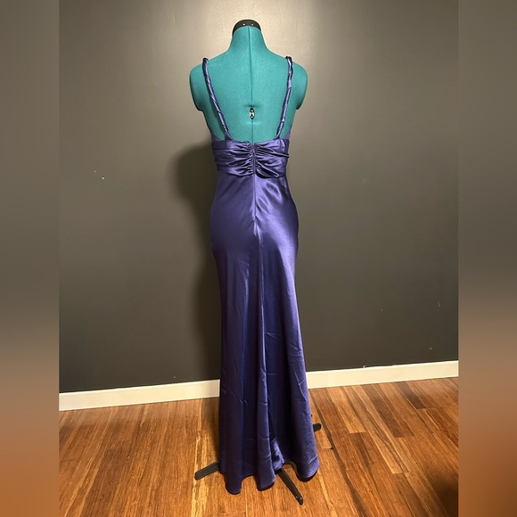 Purple Cache evening gown - Picture 2 of 3